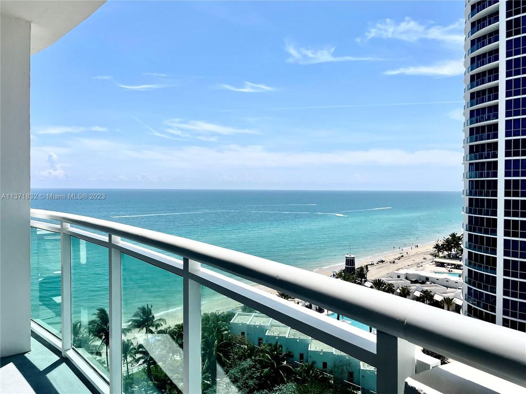 Photo of 3001 S Ocean Dr #1415, Hollywood, FL 33019 (MLS # A11371832)