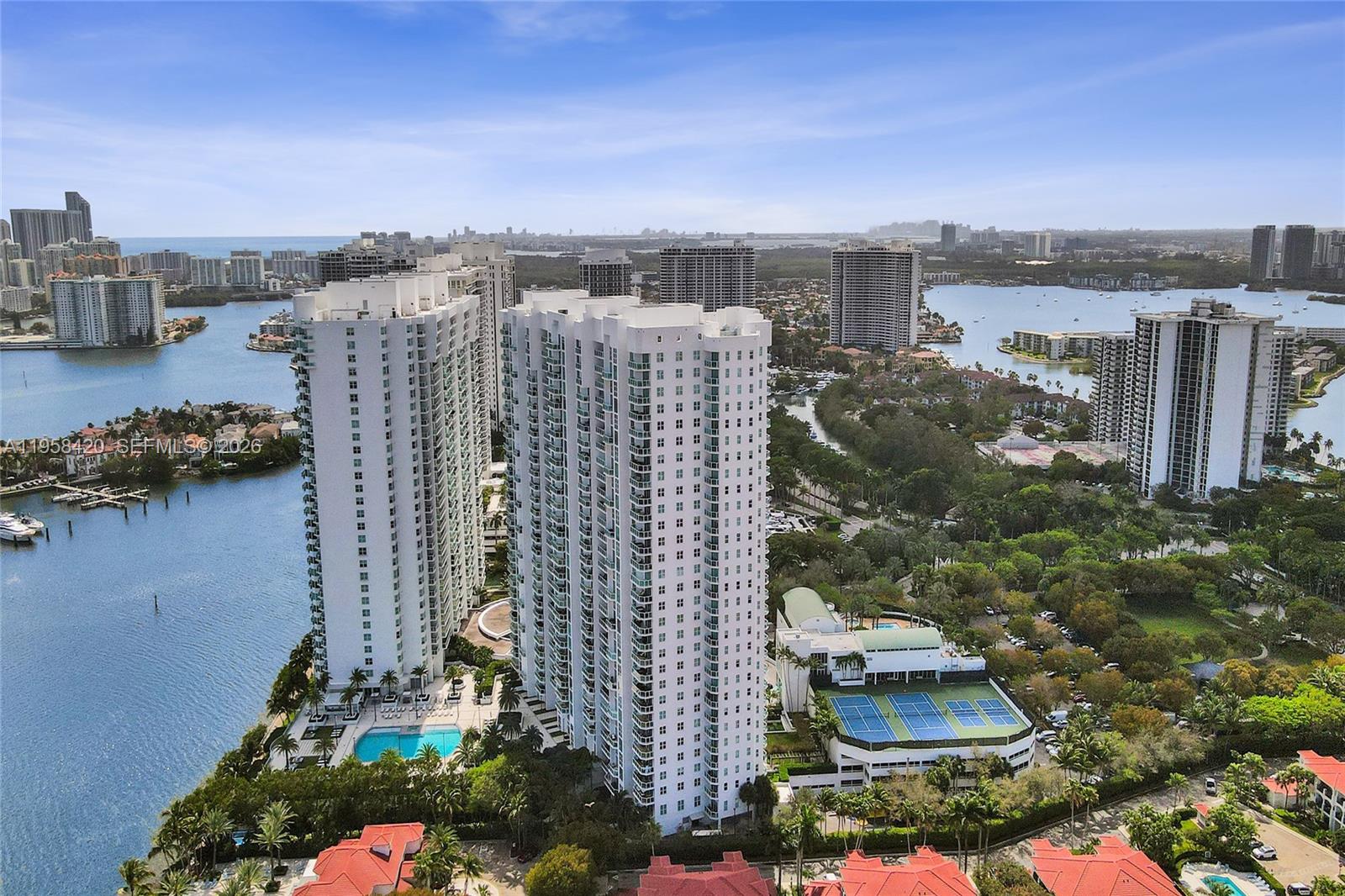 3201 NE 183rd St 2305