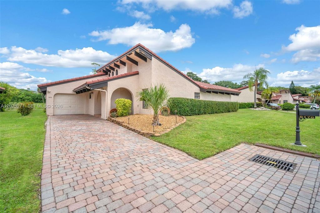 Photo of 8176 Pine Cir #6, Tamarac, FL 33321 (MLS # A12028271)