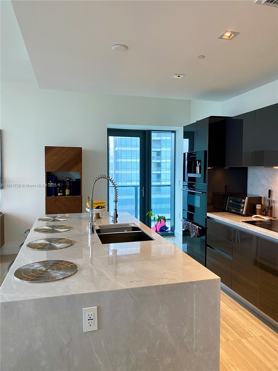 1451 Brickell Ave 4204