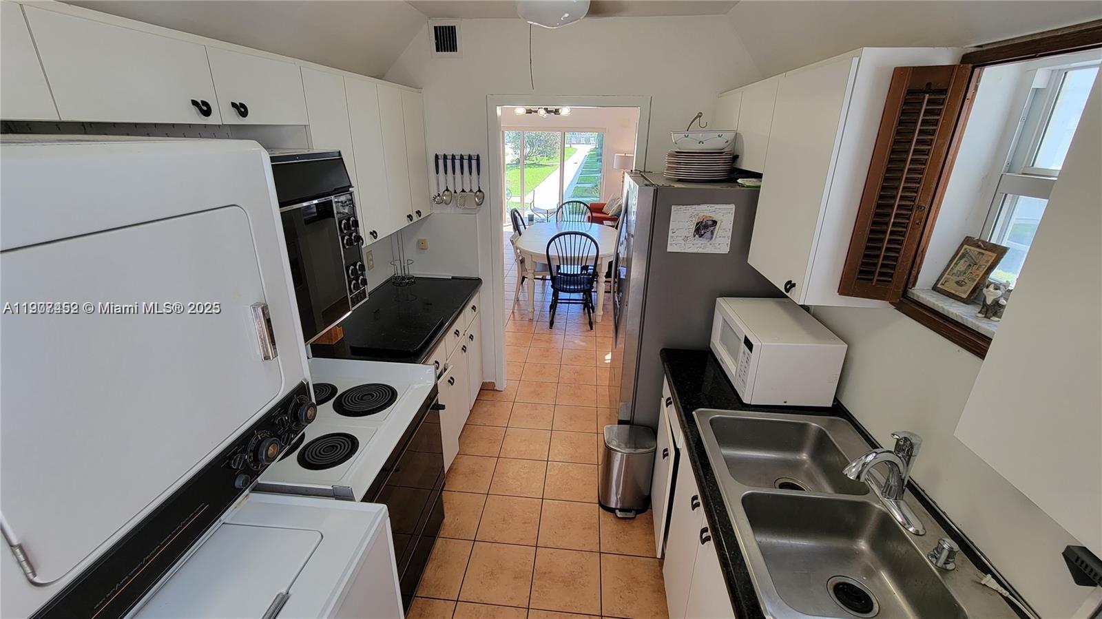 CASA DEL MAR CONDO - Residential Lease