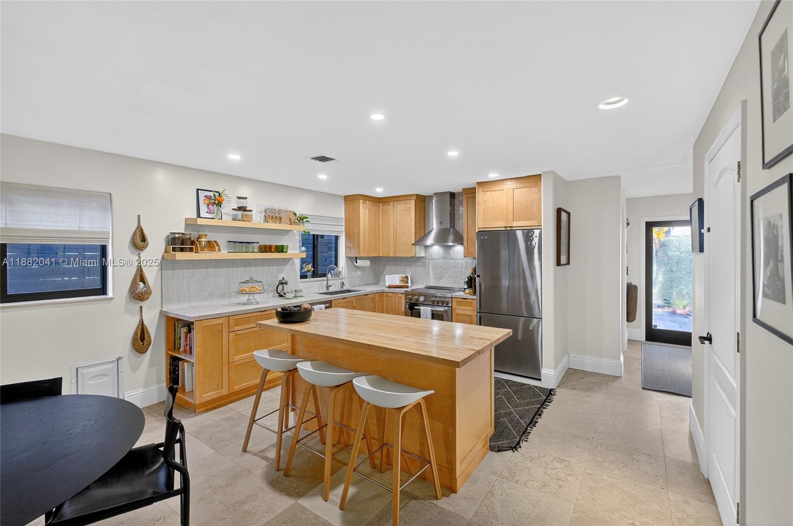 2972 Shipping Ave 2972
