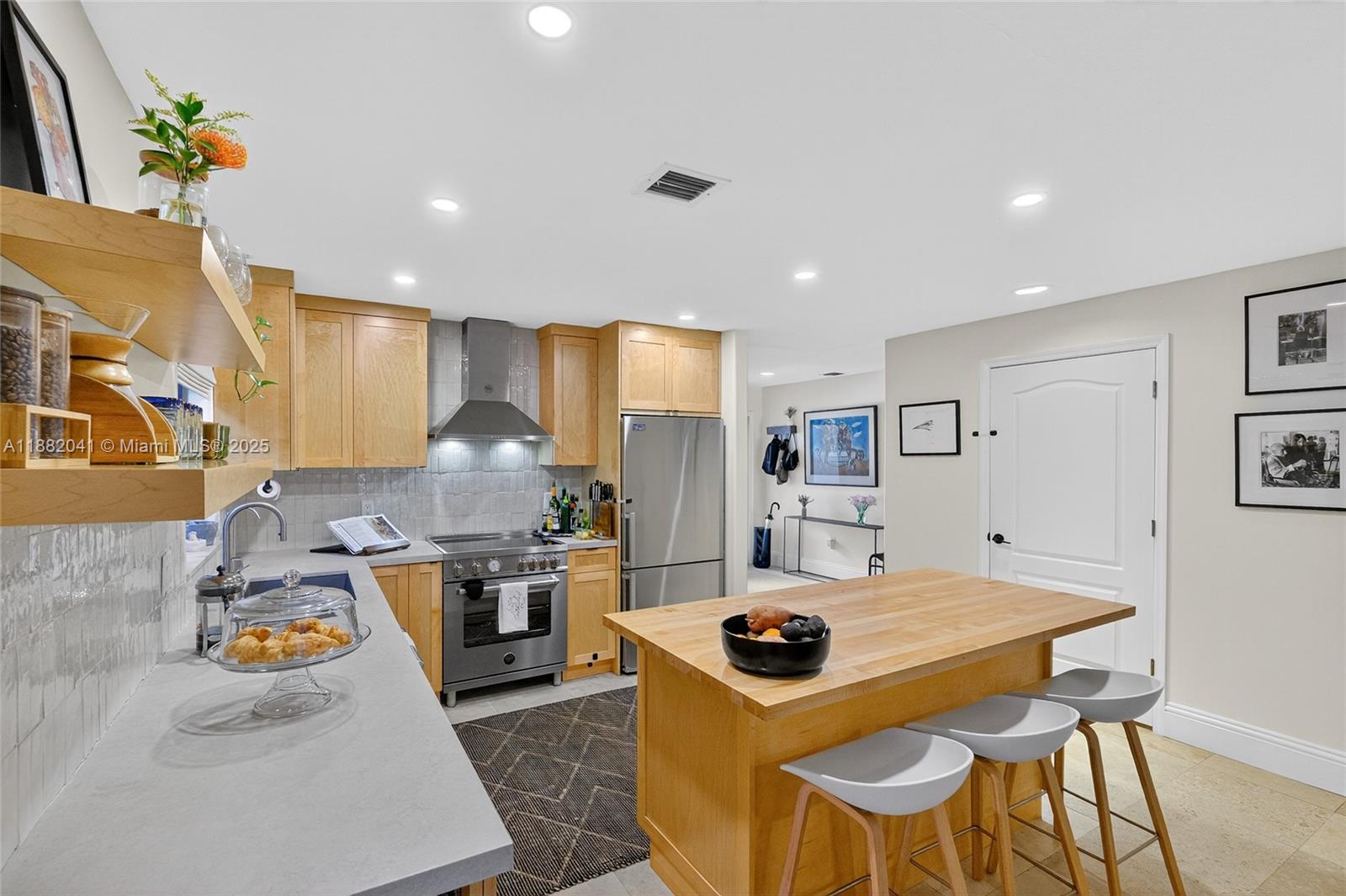 2972 Shipping Ave 2972