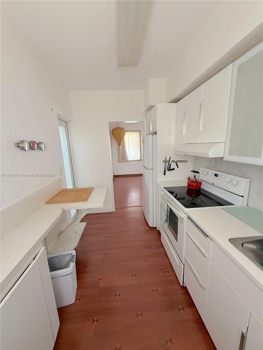 1110 Venetian Way 1E