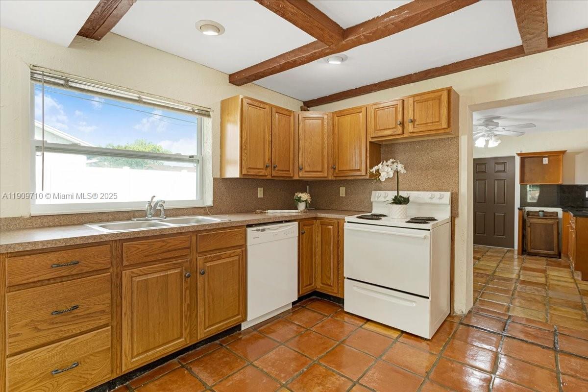 EVERGLADE LAND SALES CO - Residential