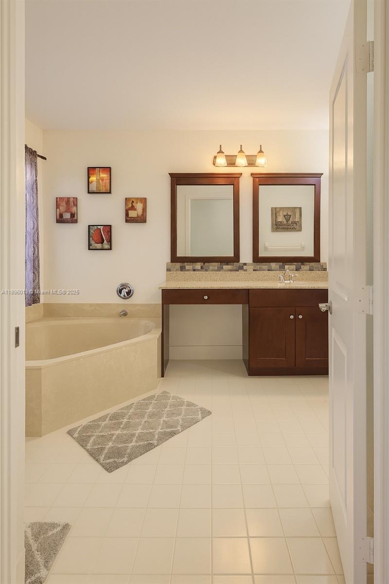 SILVER SHORES (PARCELS A - Residential