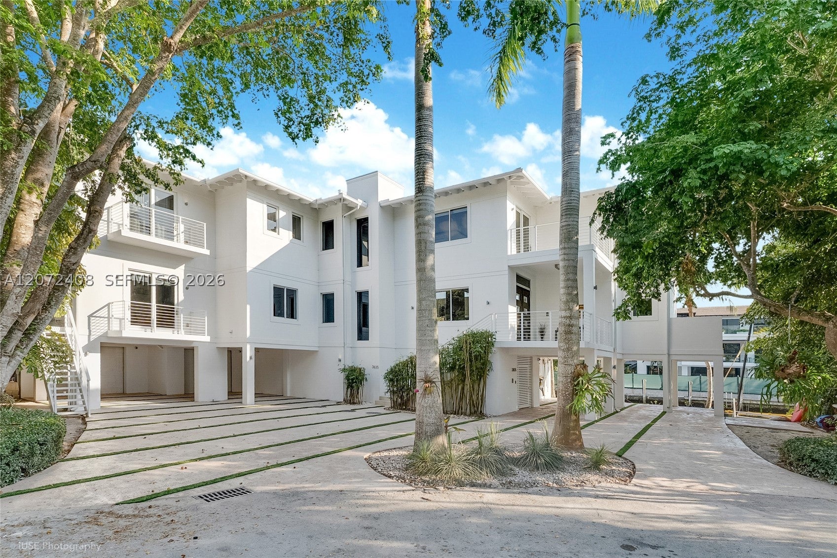 3835 Carole Ct