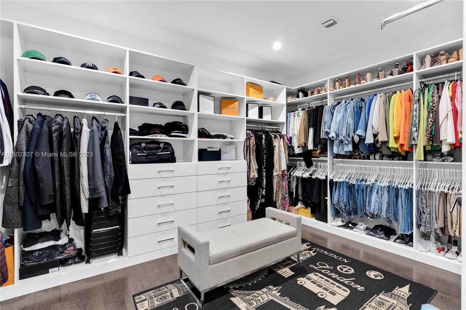 DOWNTOWN DORAL SOUTH PHAS - Residential