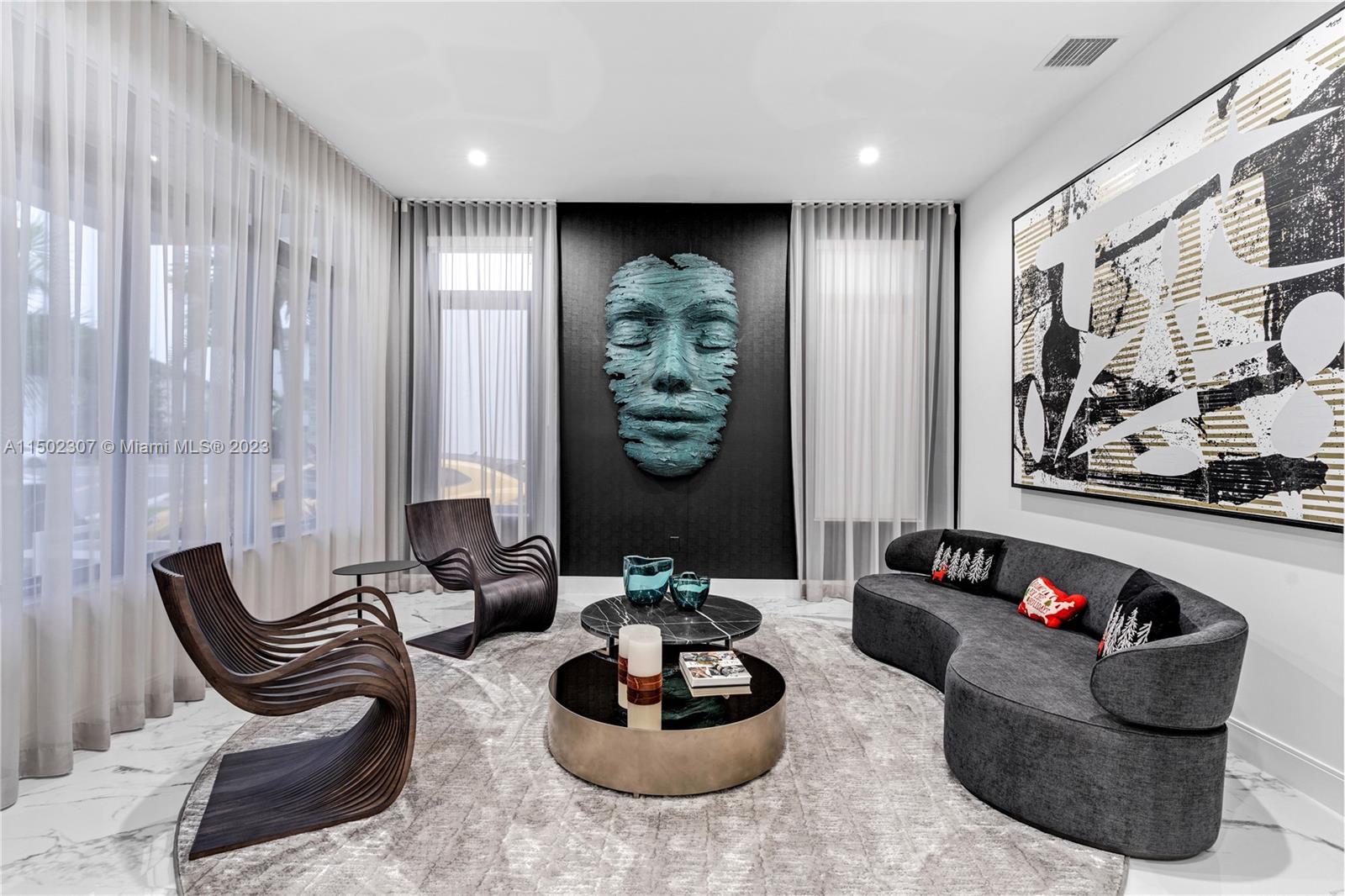 DOWNTOWN DORAL SOUTH PHAS - Residential