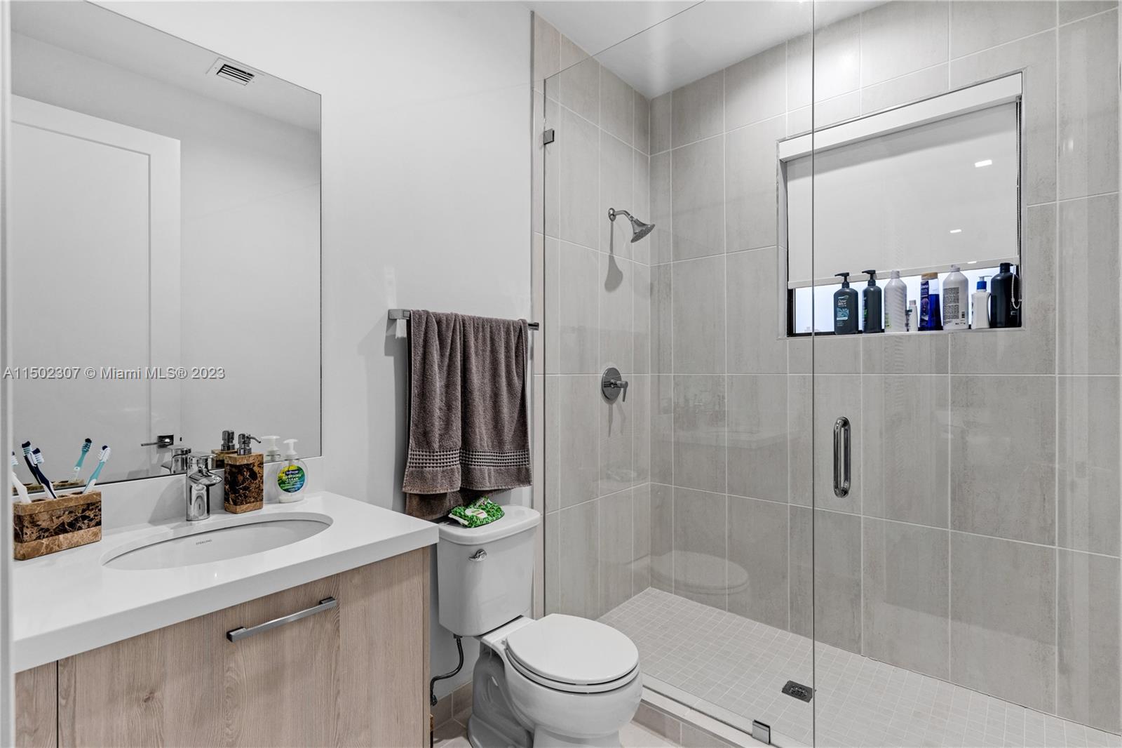 DOWNTOWN DORAL SOUTH PHAS - Residential