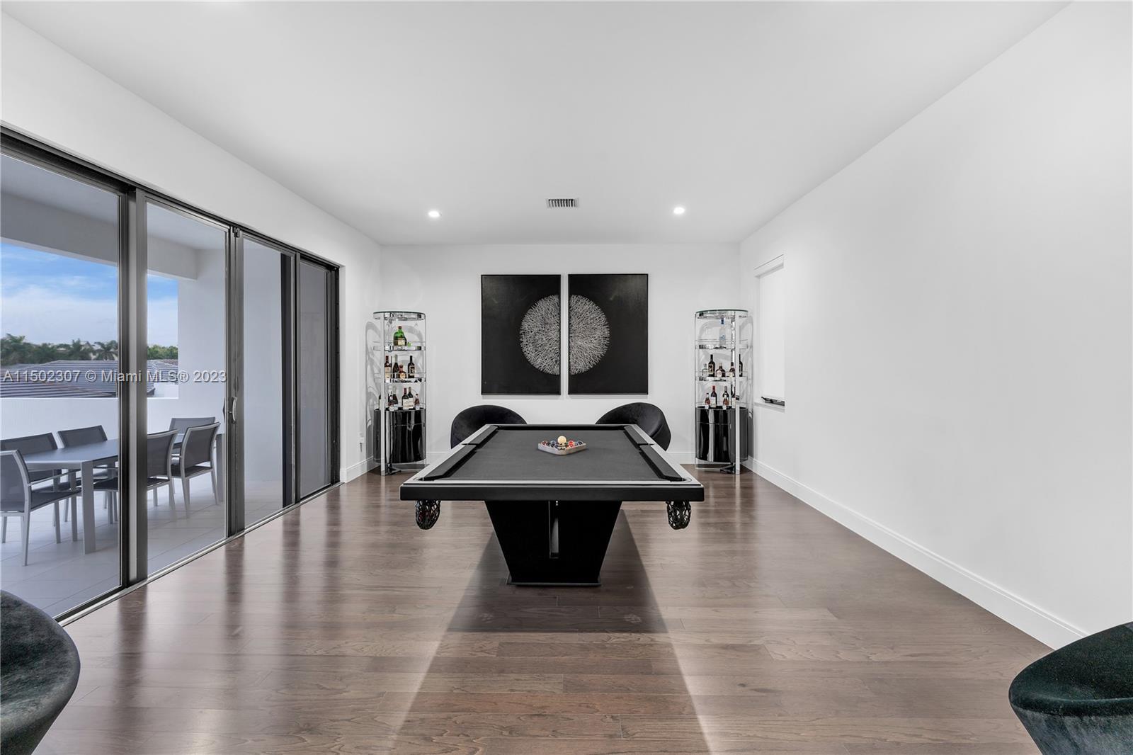 DOWNTOWN DORAL SOUTH PHAS - Residential