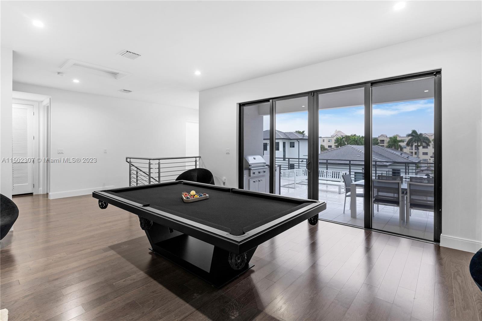 DOWNTOWN DORAL SOUTH PHAS - Residential