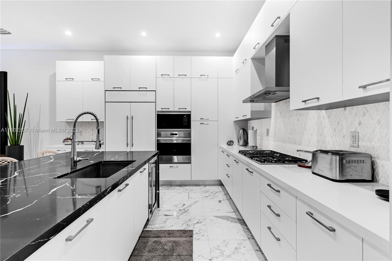 DOWNTOWN DORAL SOUTH PHAS - Residential