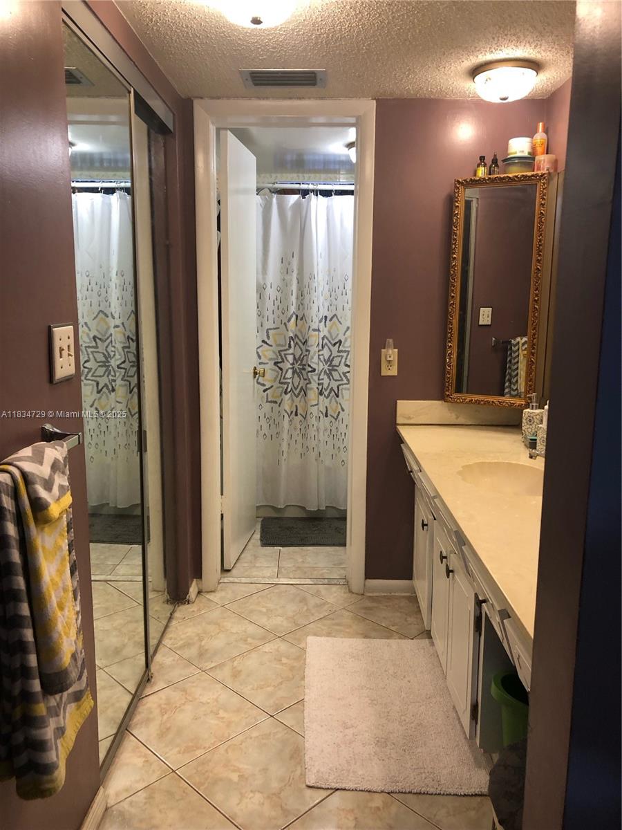 TOPAZ SOUTH CONDO - Residential