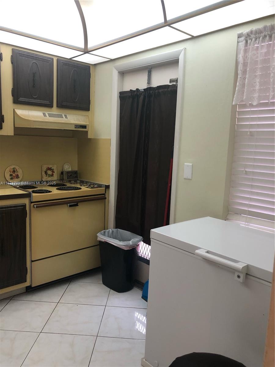 TOPAZ SOUTH CONDO - Residential