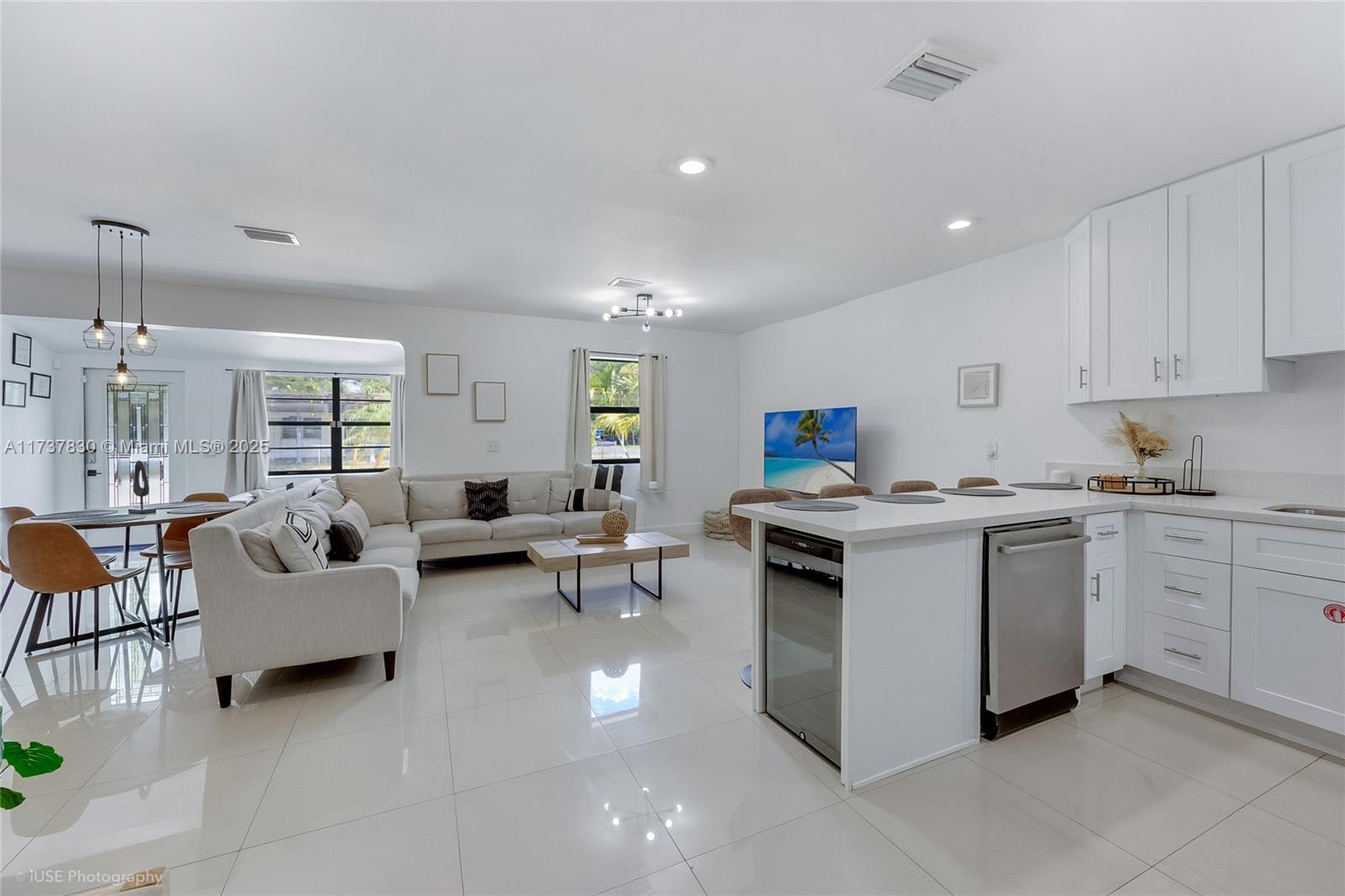 NORTH HOLLYWOOD - Residential