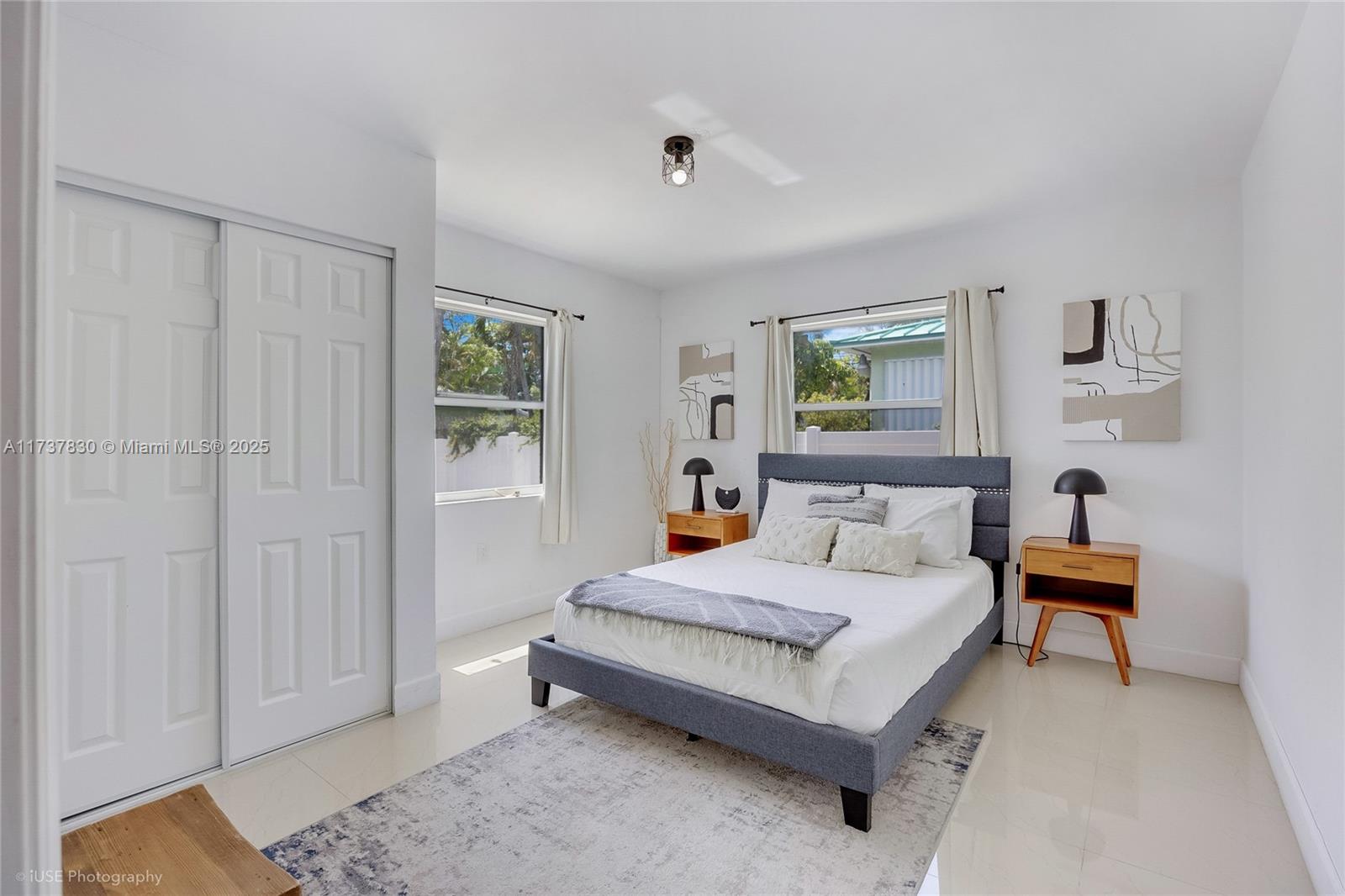 NORTH HOLLYWOOD - Residential