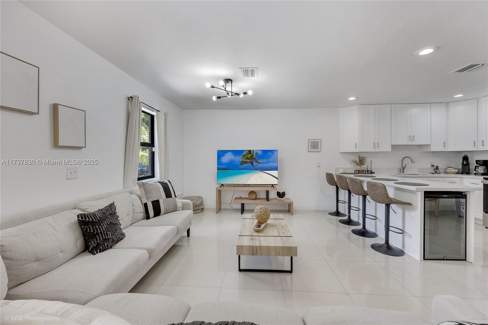 NORTH HOLLYWOOD - Residential