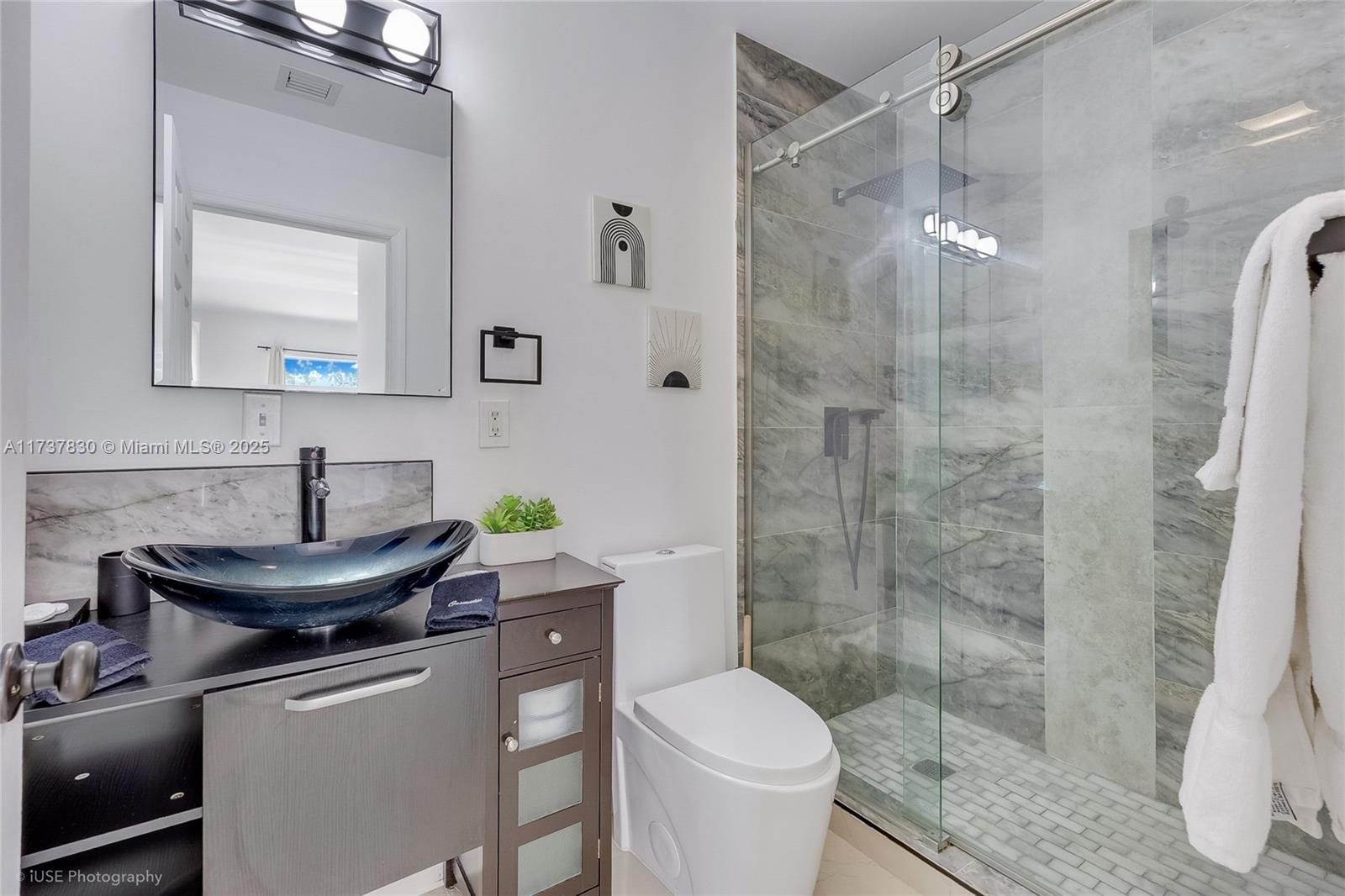 NORTH HOLLYWOOD - Residential