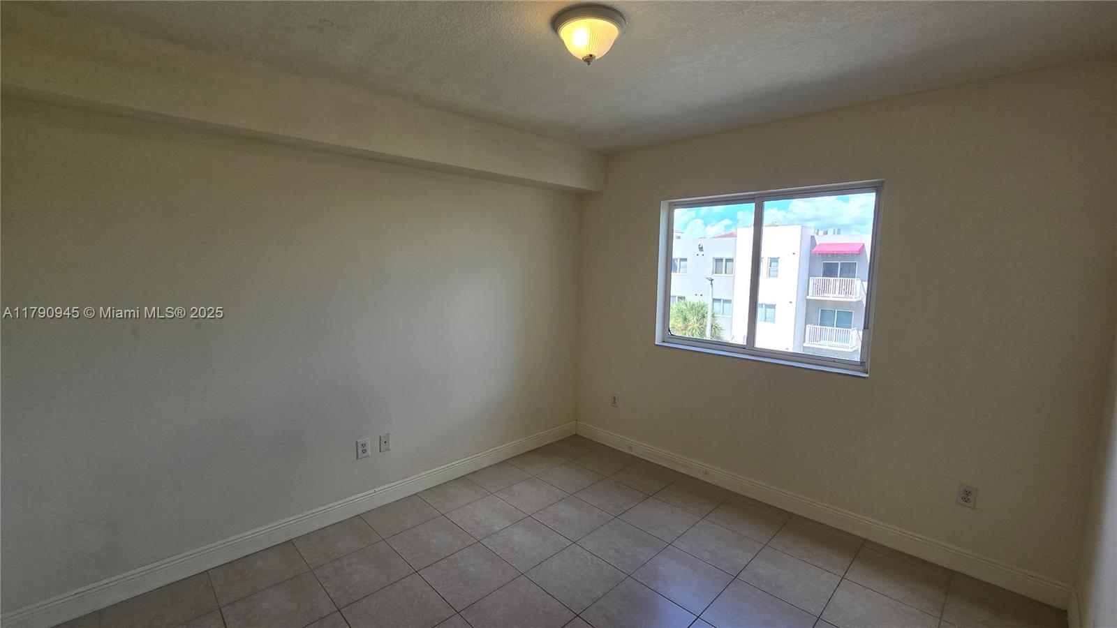 PARADISE POINTE CONDO - Residential