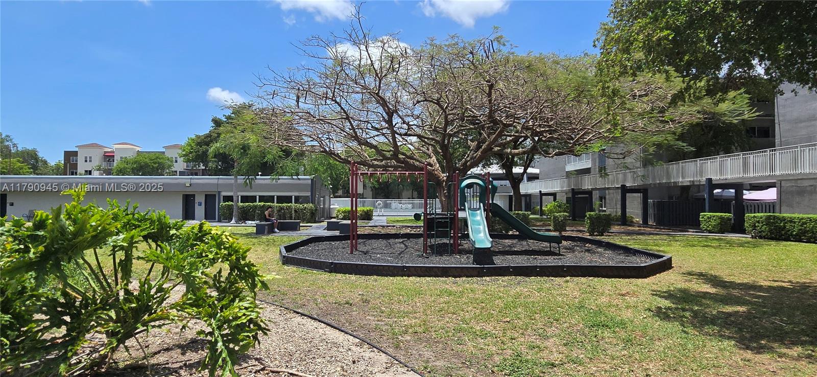 PARADISE POINTE CONDO - Residential