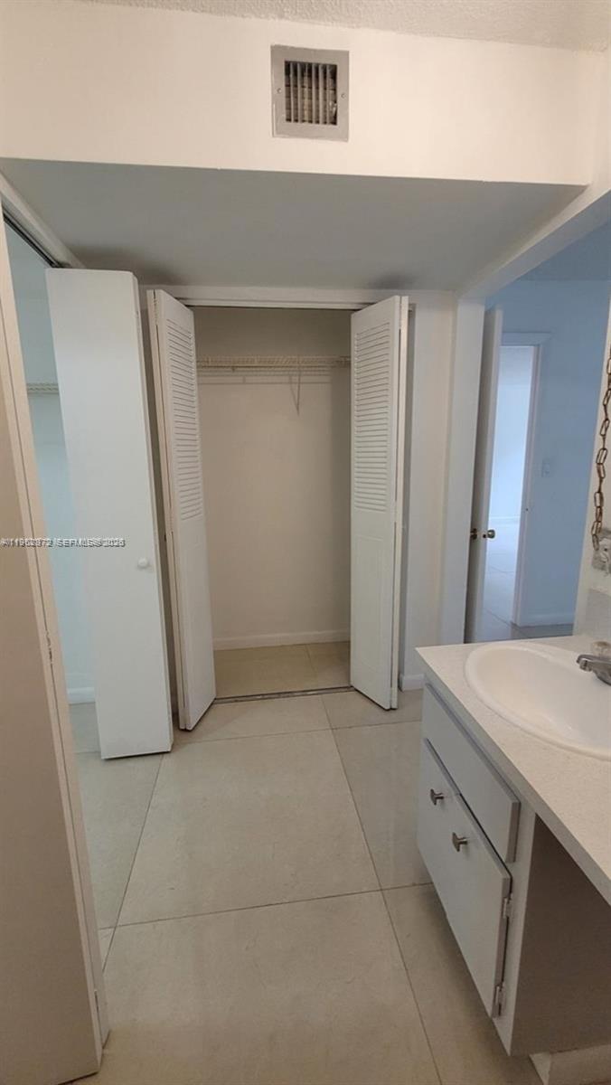 ROYAL OAKS CONDO - Residential