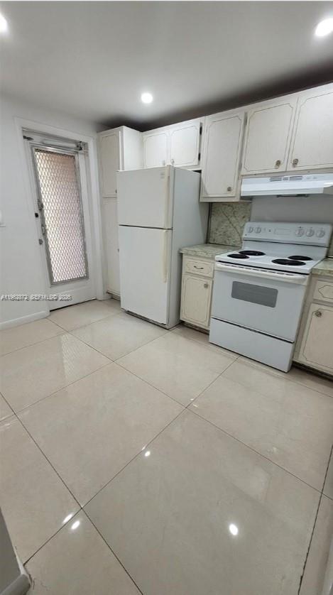 ROYAL OAKS CONDO - Residential