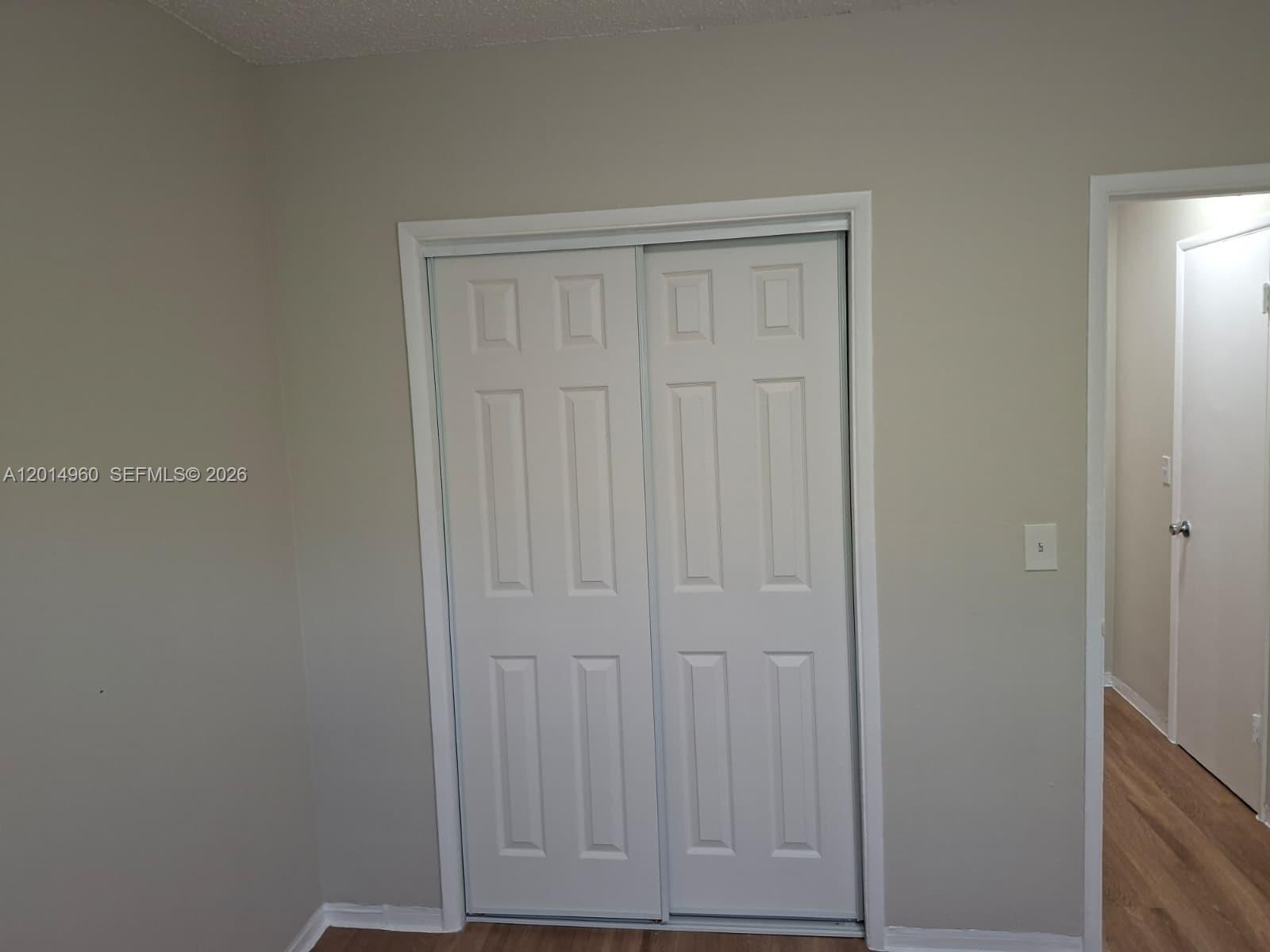EMERALD LAKE PARK - Residential Lease