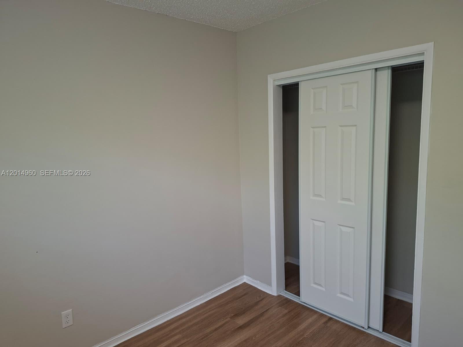 EMERALD LAKE PARK - Residential Lease