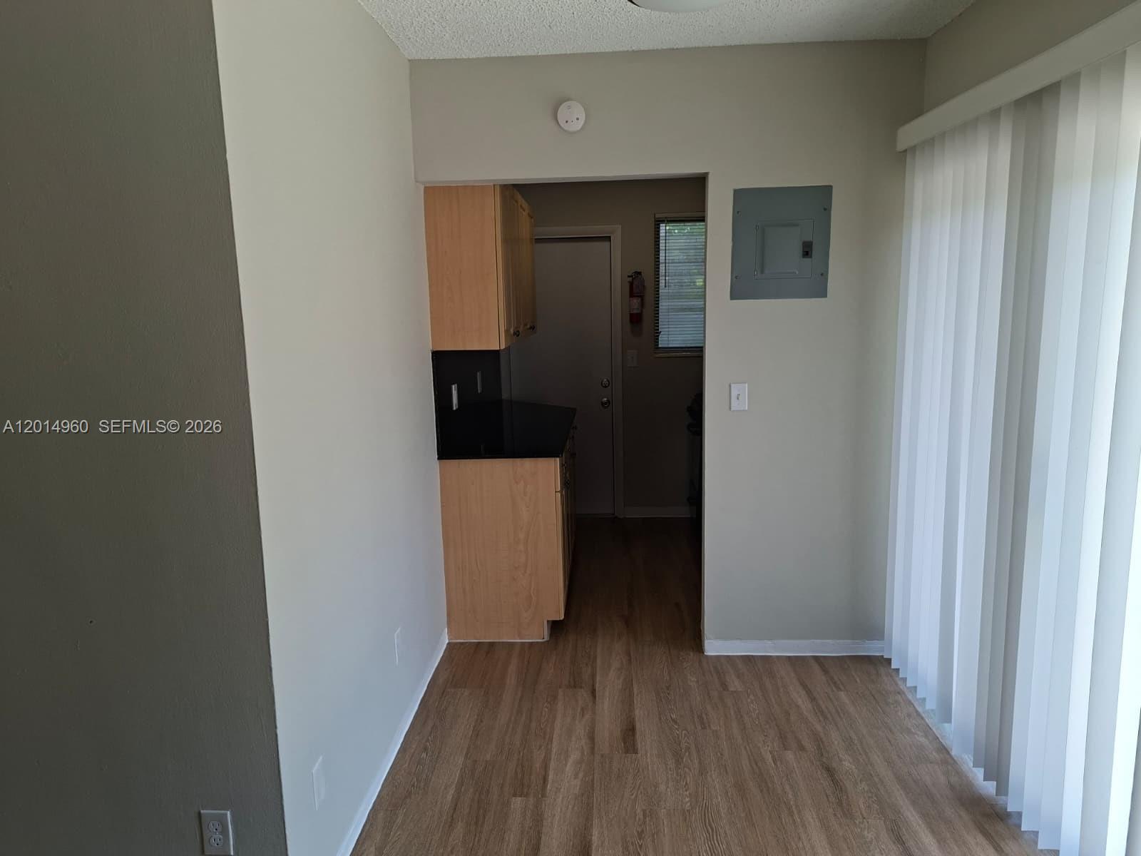 EMERALD LAKE PARK - Residential Lease