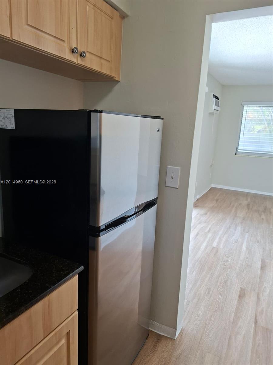 EMERALD LAKE PARK - Residential Lease