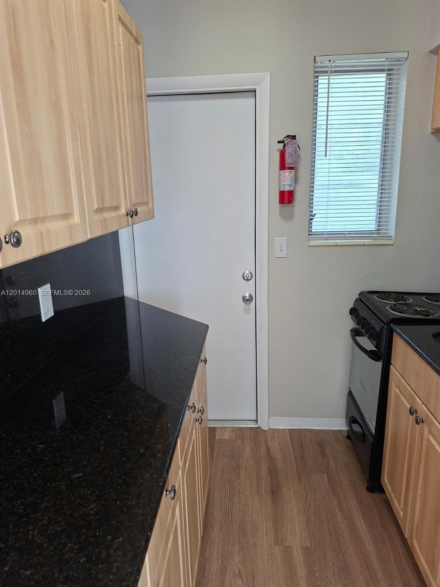EMERALD LAKE PARK - Residential Lease