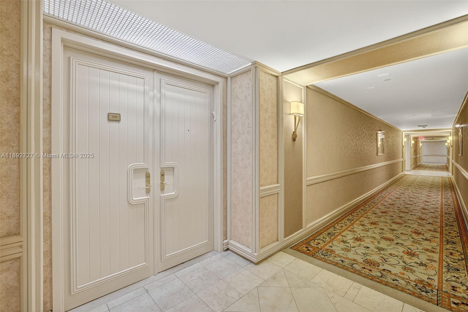 HAMPTONS WEST CONDO - Residential