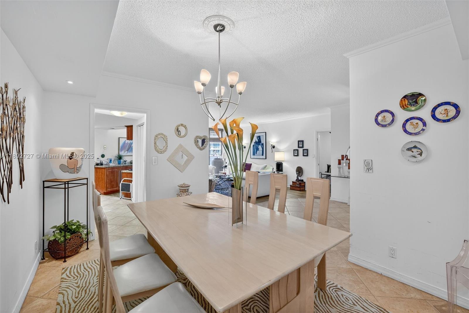 HAMPTONS WEST CONDO - Residential