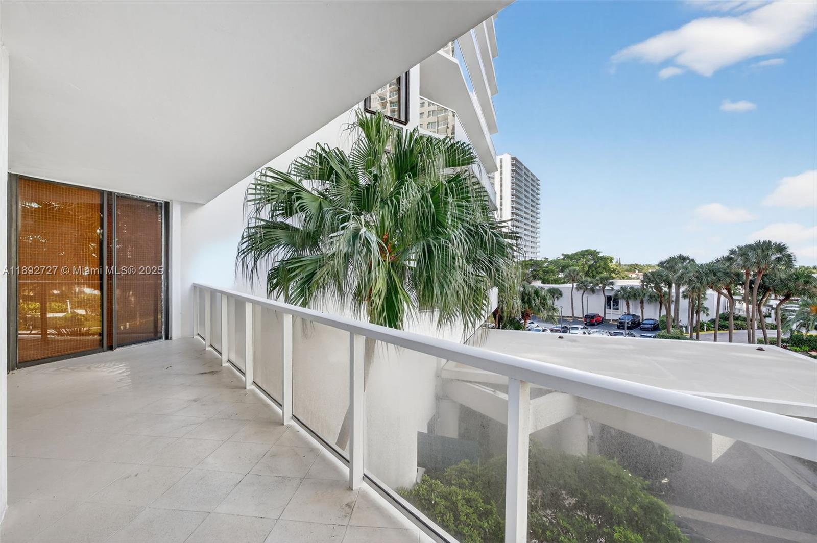 HAMPTONS WEST CONDO - Residential