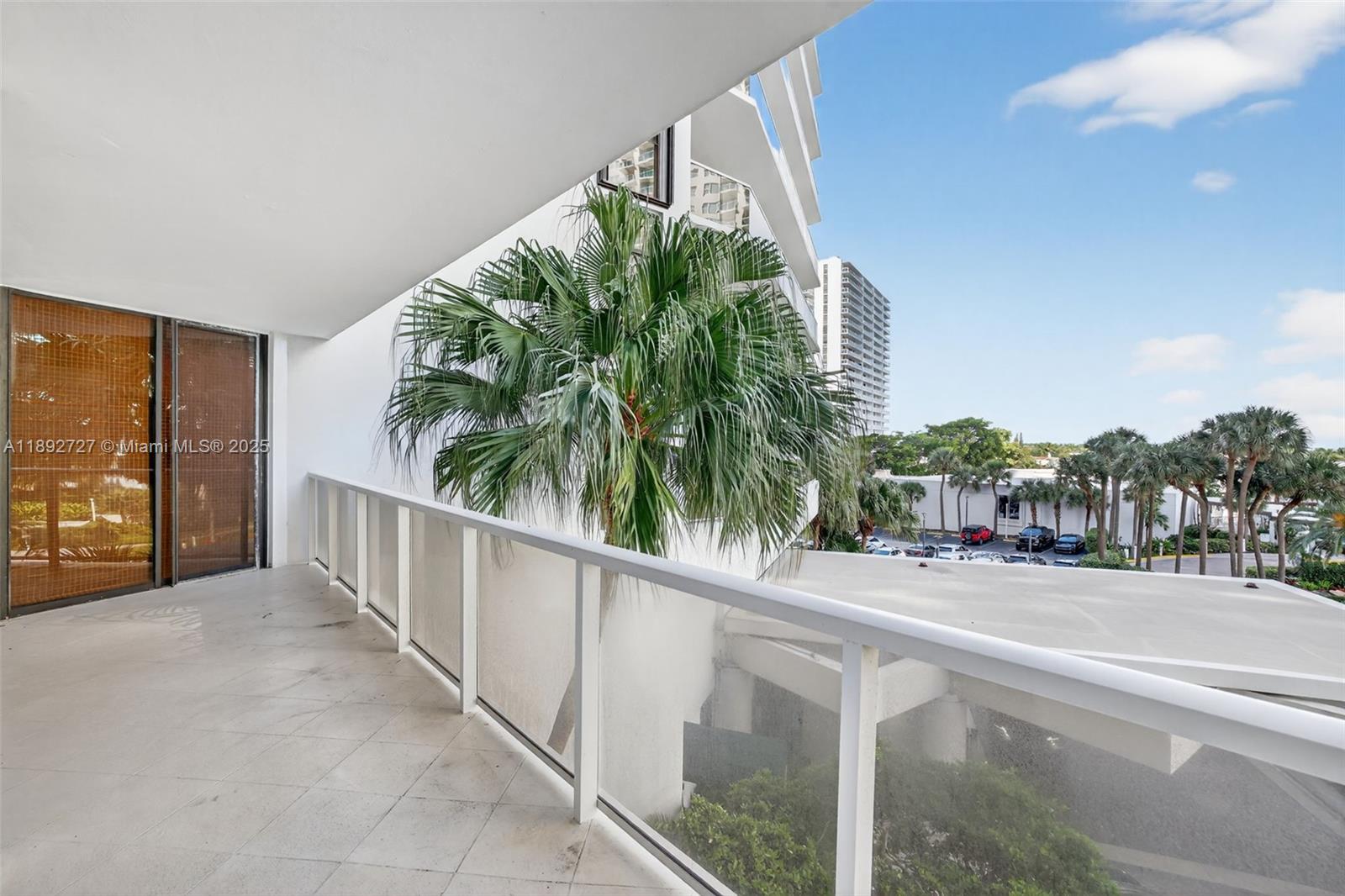 HAMPTONS WEST CONDO - Residential