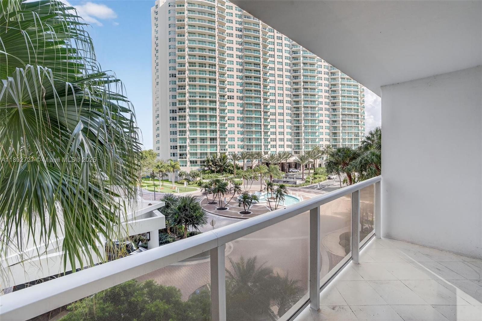HAMPTONS WEST CONDO - Residential