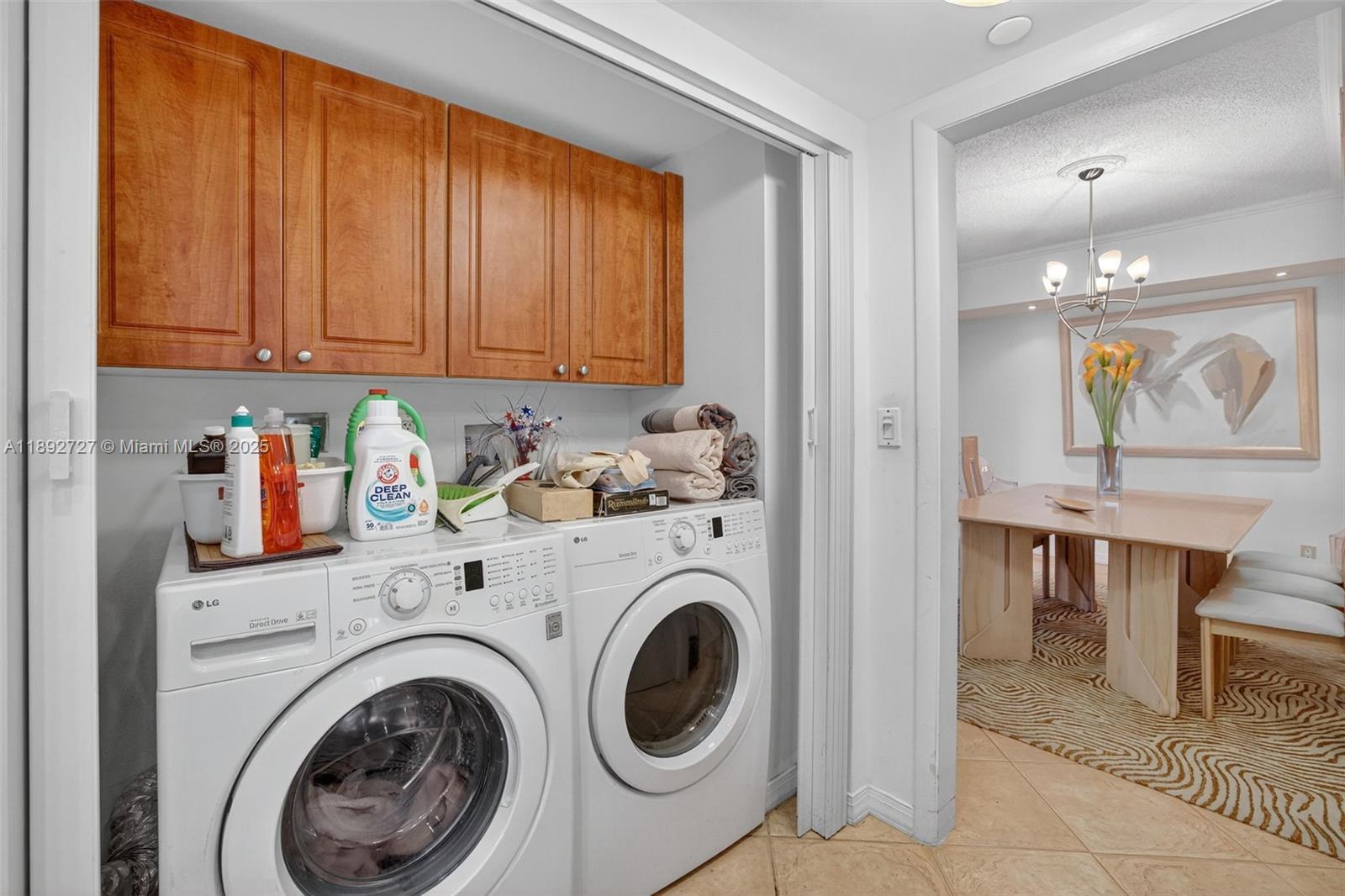 HAMPTONS WEST CONDO - Residential