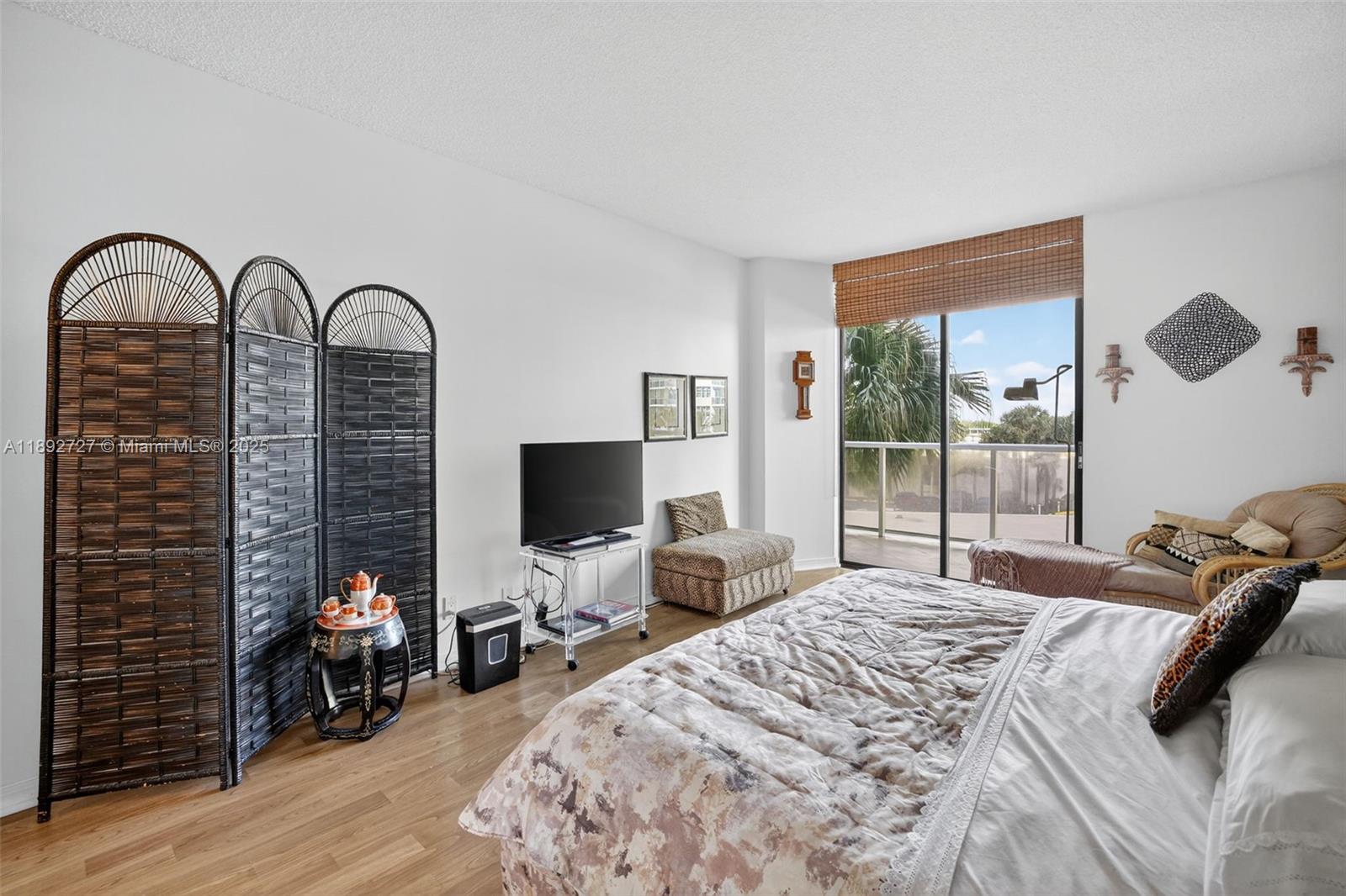 HAMPTONS WEST CONDO - Residential