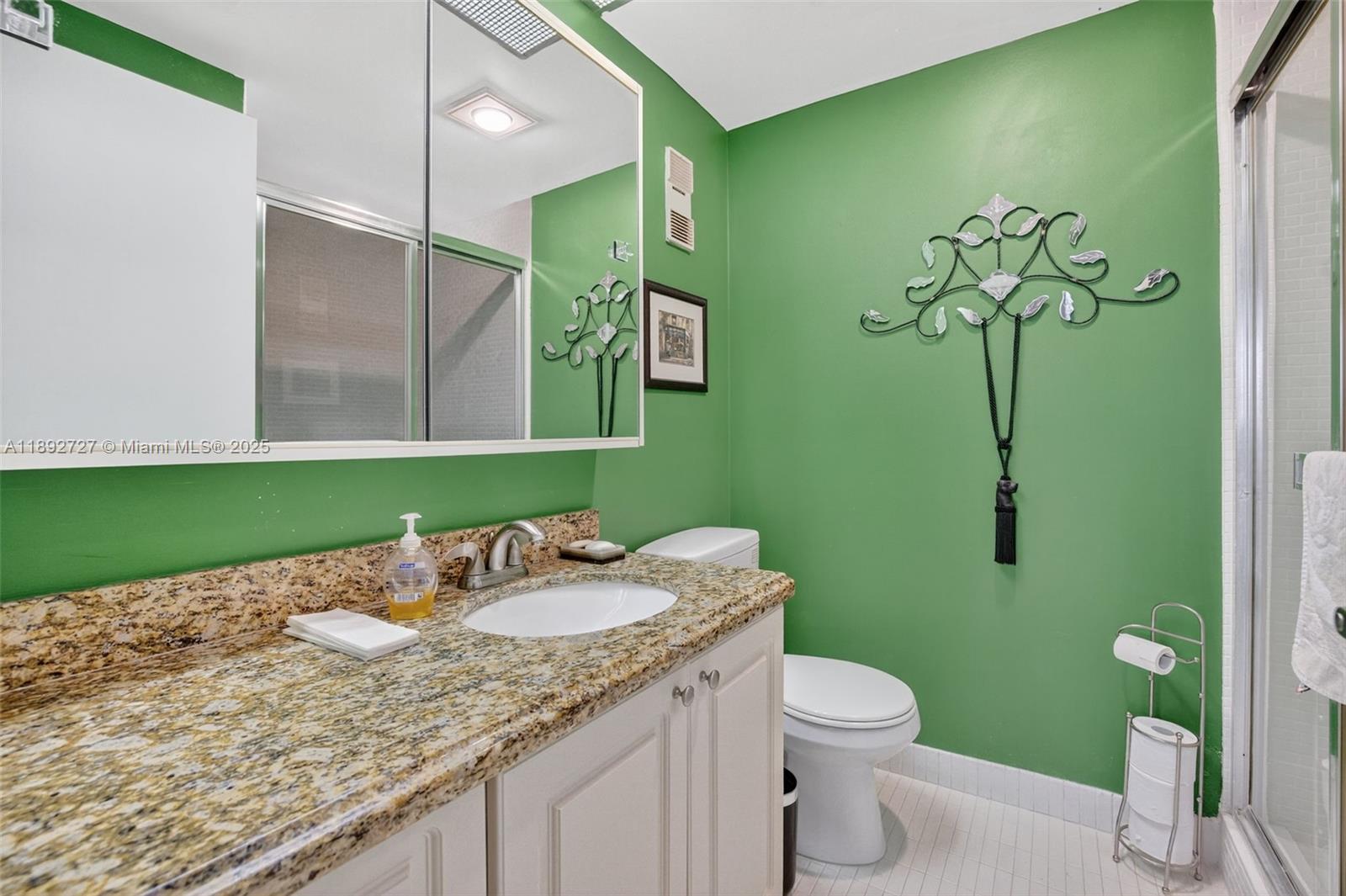 HAMPTONS WEST CONDO - Residential