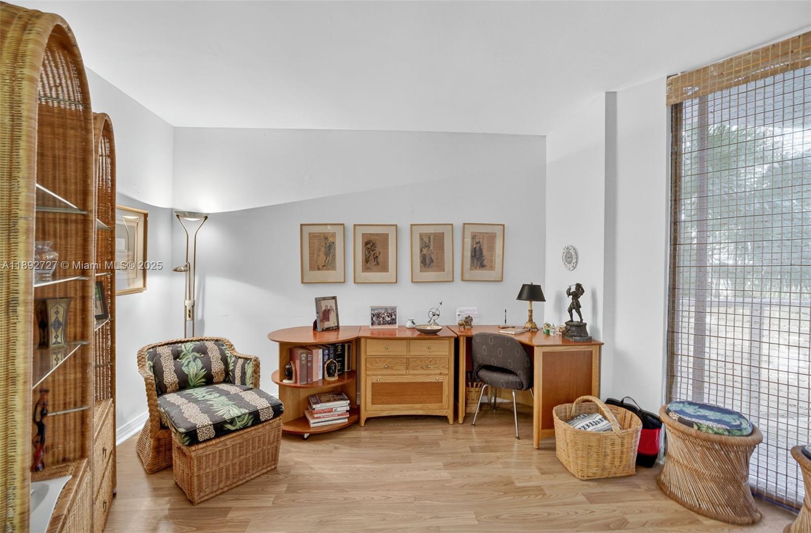 HAMPTONS WEST CONDO - Residential