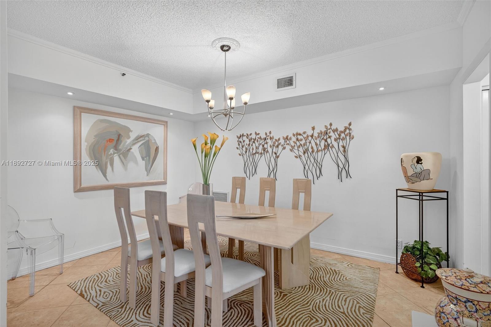HAMPTONS WEST CONDO - Residential