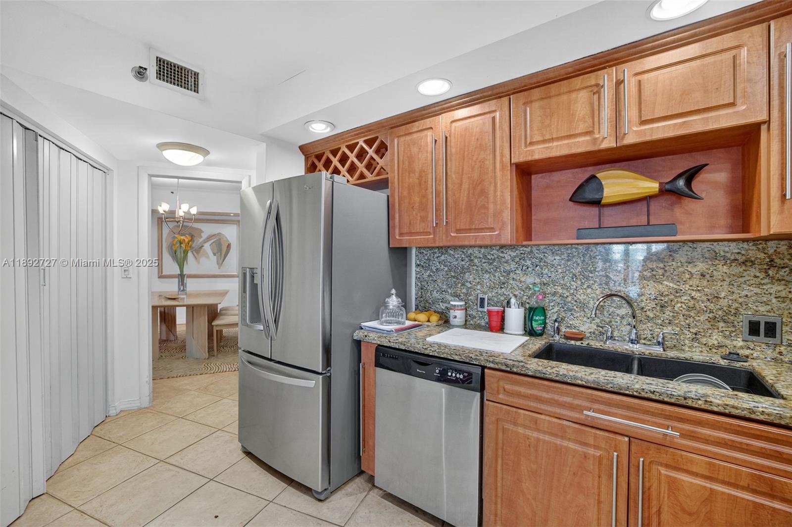 HAMPTONS WEST CONDO - Residential