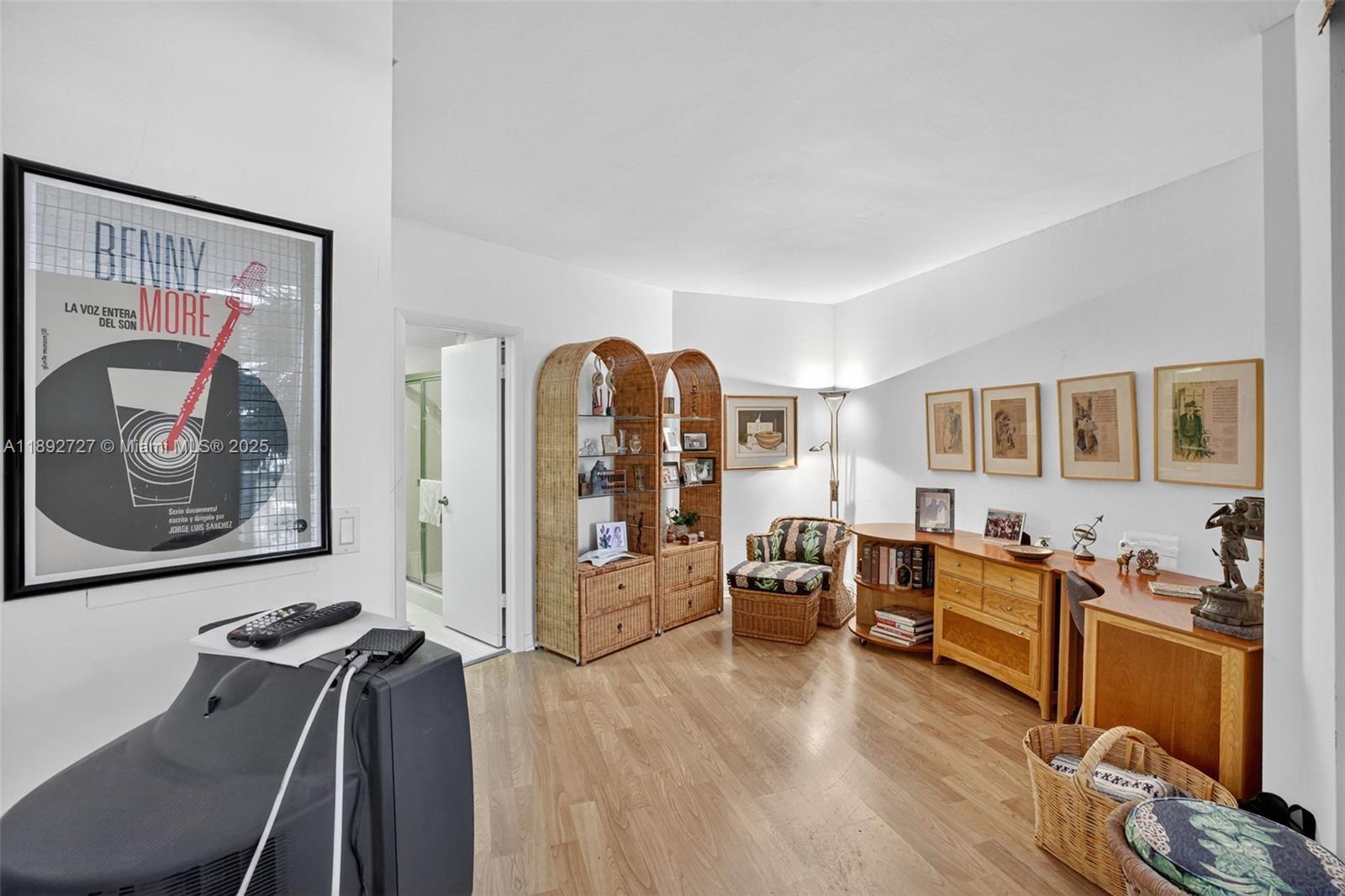 HAMPTONS WEST CONDO - Residential