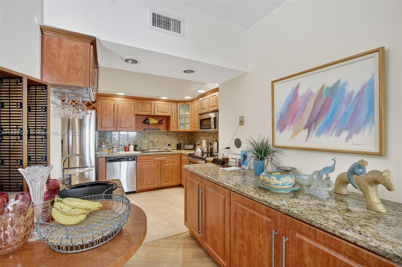 HAMPTONS WEST CONDO - Residential