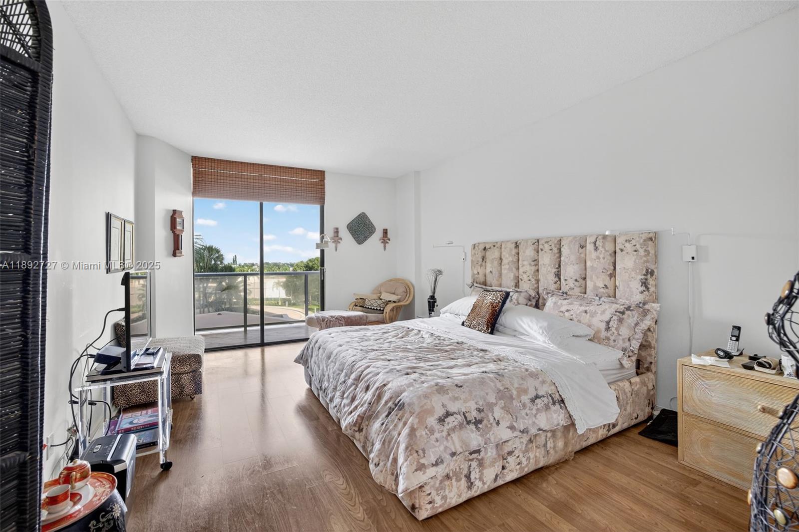 HAMPTONS WEST CONDO - Residential