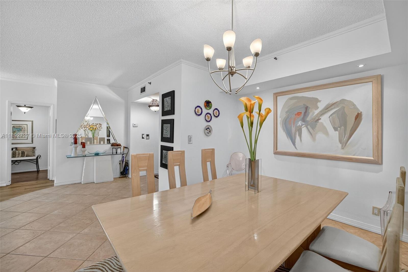 HAMPTONS WEST CONDO - Residential