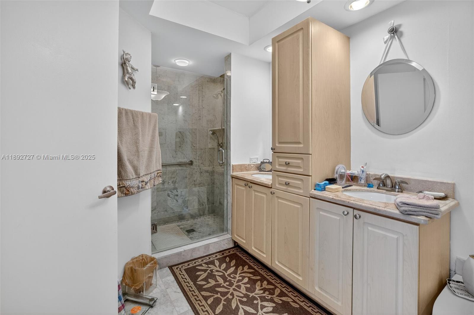 HAMPTONS WEST CONDO - Residential