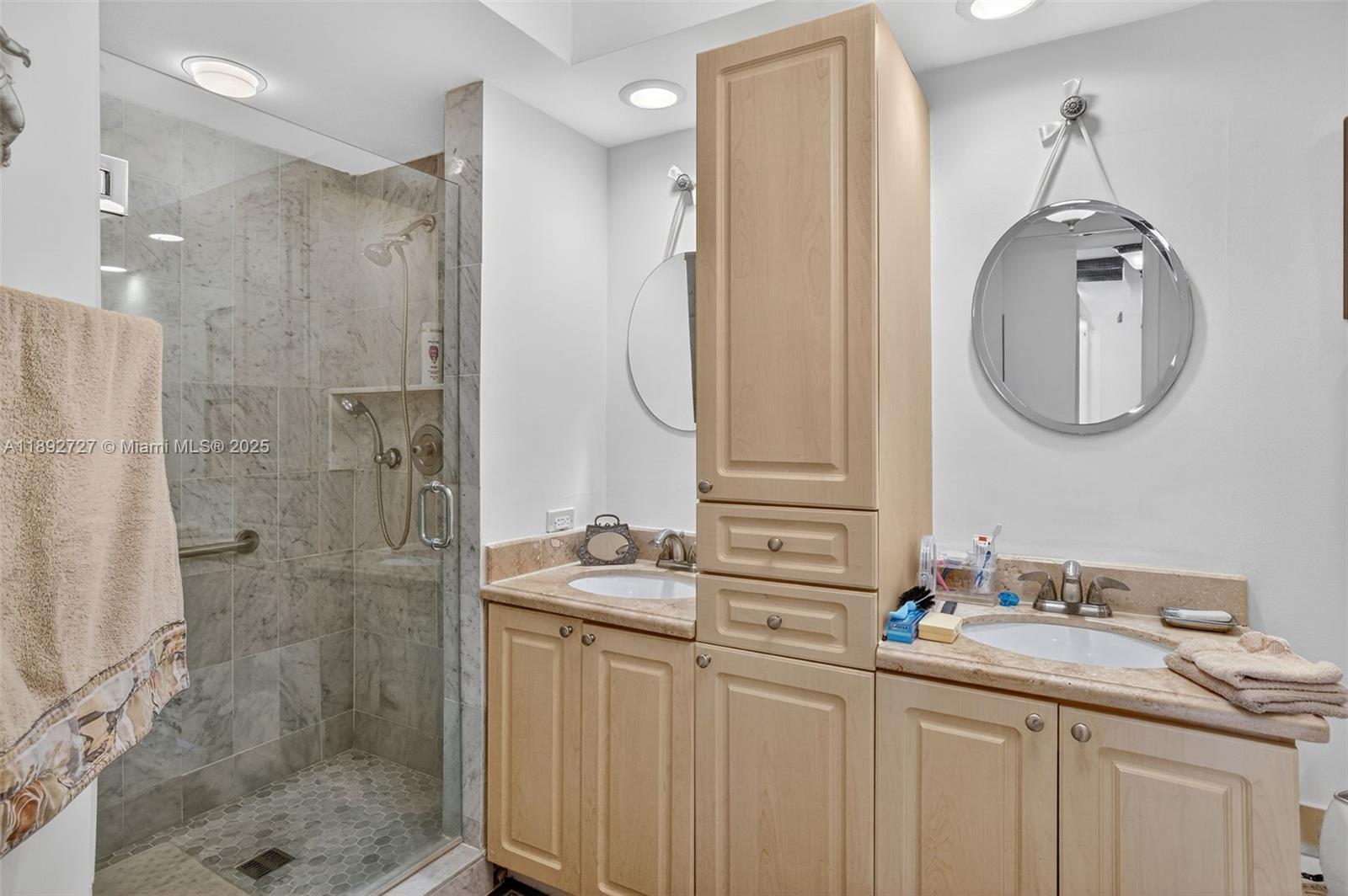 HAMPTONS WEST CONDO - Residential