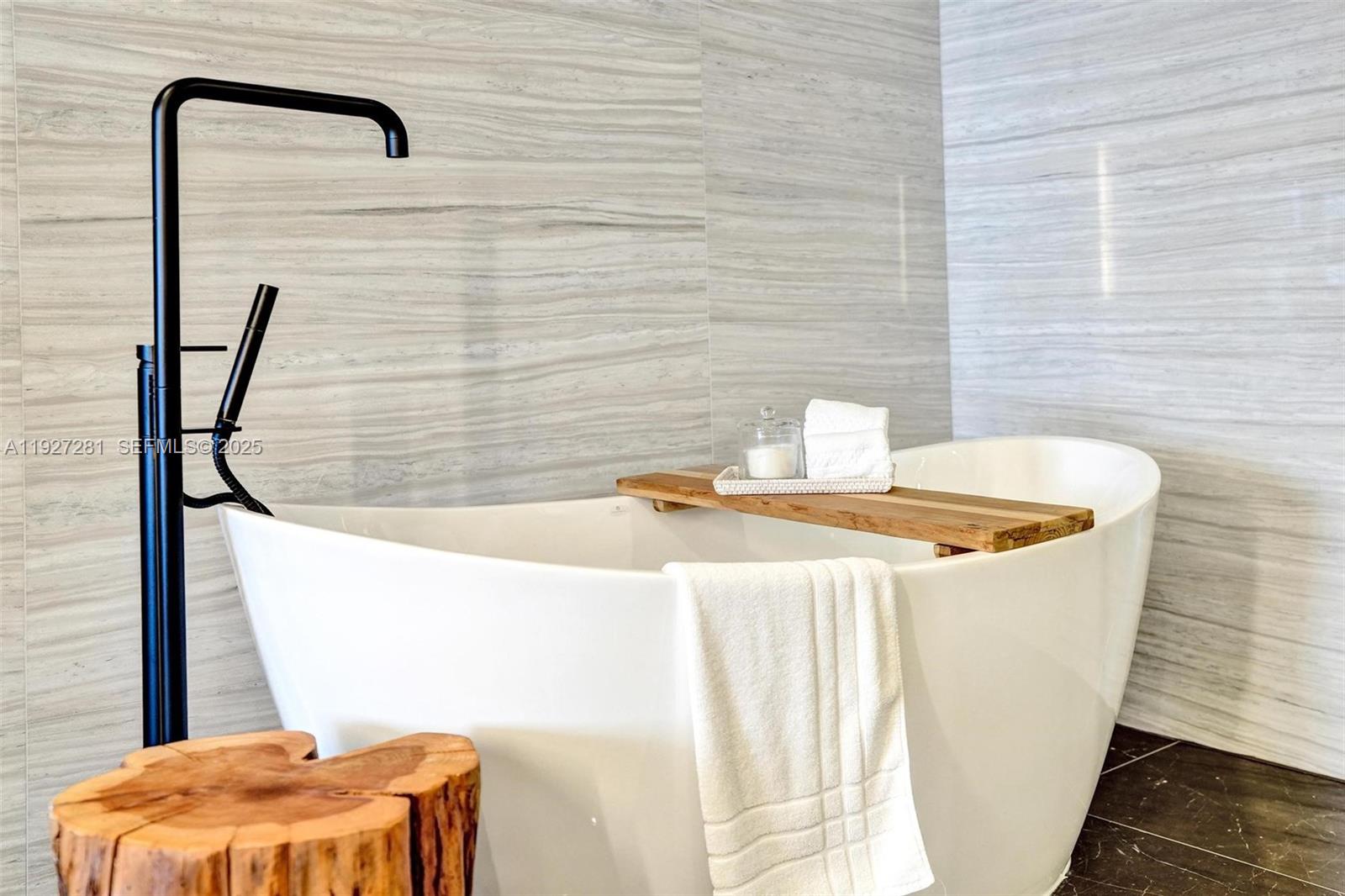 2200 FORT LAUDERDALE BEAC - Residential